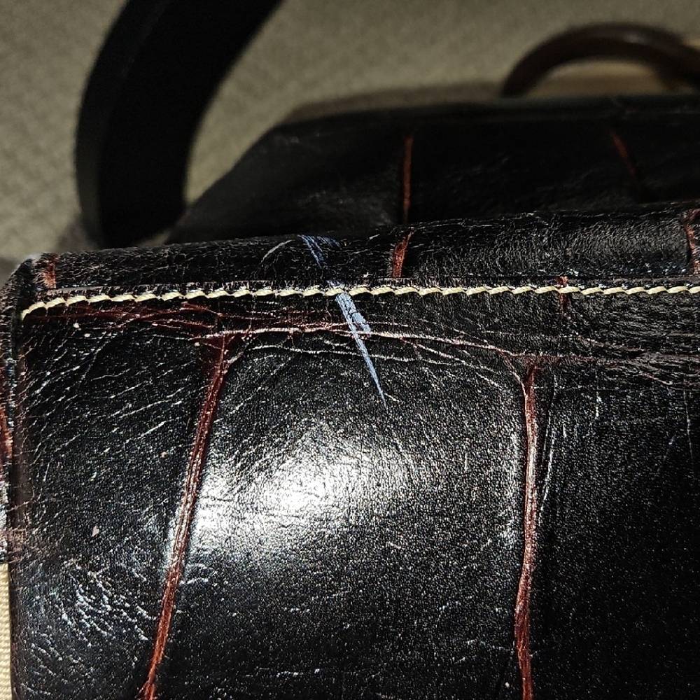 Vintage Condition Dooney&Bourke Brown/Tan Crocodile Embossed Florentine Satchel - Picture 7 of 16